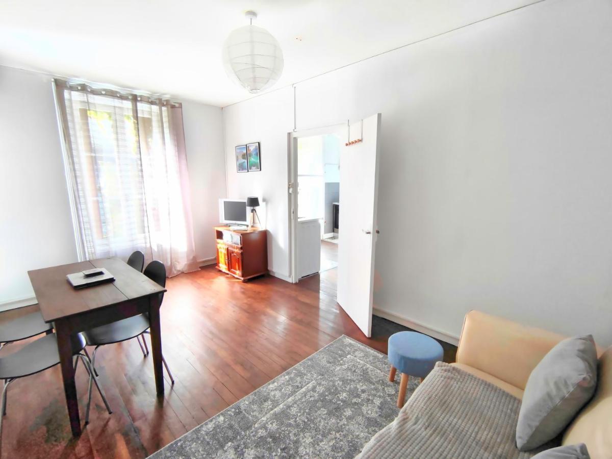 Number 22 - Le Dorat - Apartment One With Garden & Free Parking Esterno foto