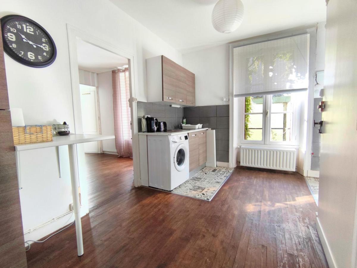 Number 22 - Le Dorat - Apartment One With Garden & Free Parking Esterno foto